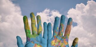 Jak przechowywać stare mapy?