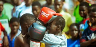 Jak w prosty sposób zapakować prezent?