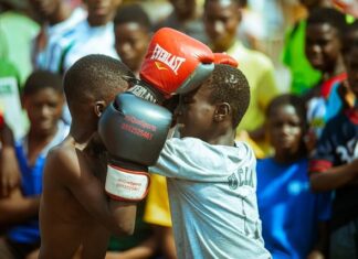 Jak zapakować prezent domowym sposobem?